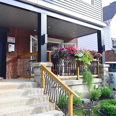 Ottawa Downtown Executive Apartment Retreat With Private Balcony Near Bank Street - Sleep Max 2 ภายนอก รูปภาพ