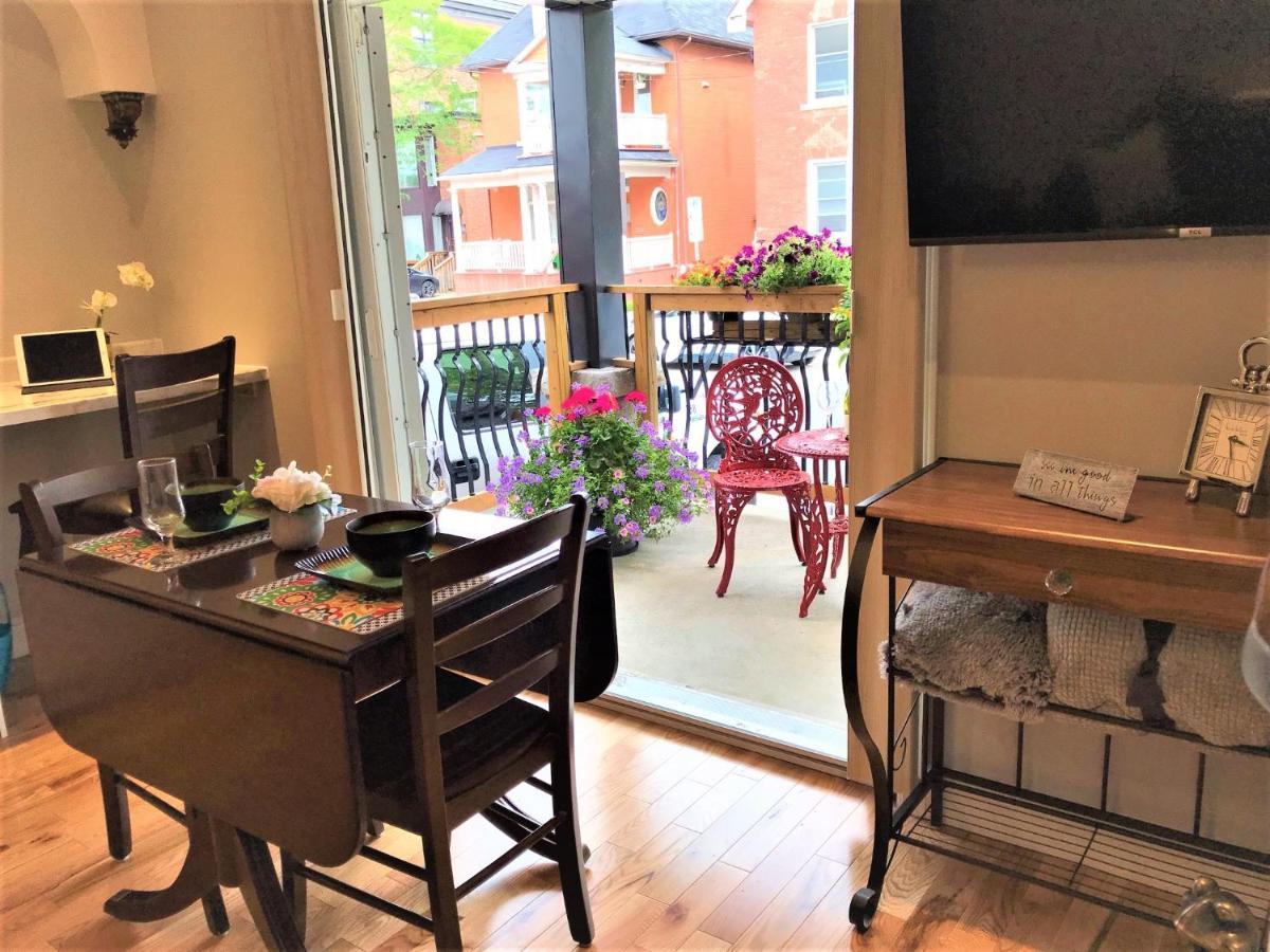 Ottawa Downtown Executive Apartment Retreat With Private Balcony Near Bank Street - Sleep Max 2 ภายนอก รูปภาพ