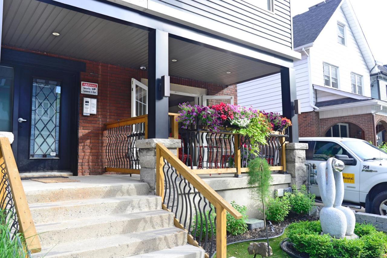 Ottawa Downtown Executive Apartment Retreat With Private Balcony Near Bank Street - Sleep Max 2 ภายนอก รูปภาพ