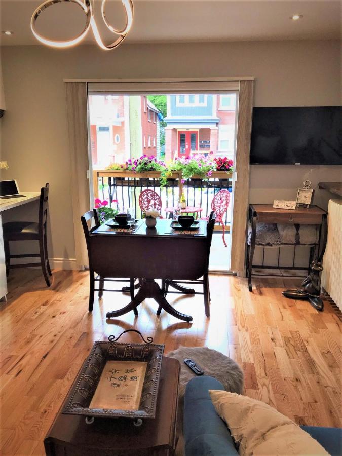 Ottawa Downtown Executive Apartment Retreat With Private Balcony Near Bank Street - Sleep Max 2 ภายนอก รูปภาพ